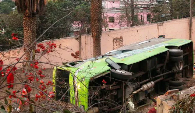 Cerro San Cristobal: Video del momento en que bus se despista revelaría la causa del accidente