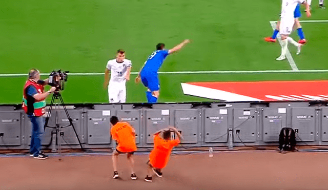 Eurocopa 2020: jugador italiano se frustra y lanza terrible balonazo a niño recogepelotas