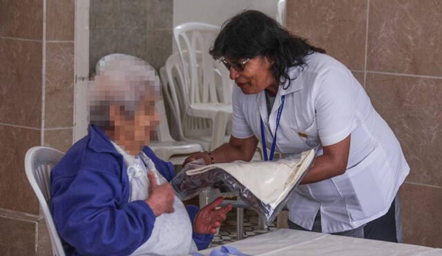Pacientes del Larco Herrera reciben ropa y mobiliario