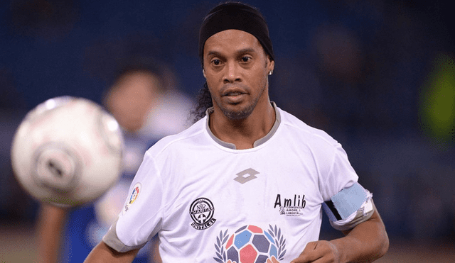 Ronaldinho rompe su silencio tras quedar detenido en Paraguay.