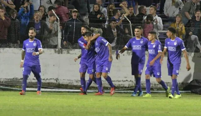 Defensor Sporting nunca renunció al ataque y logró dar vuelta al partido en el último minuto. Foto: Ovación Digital.