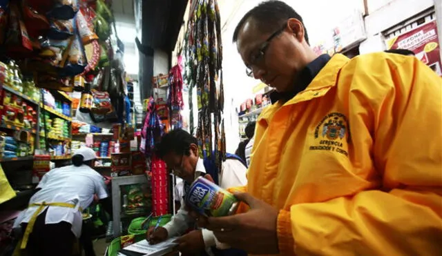 Cercado de Lima: Fiscalizan a bodegas y supermercados para que no vendan Pura Vida