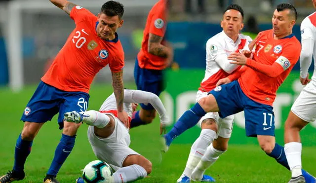 Gary Medel y Charles Aránguiz se perderán partido contra Perú por Eliminatorias Qatar 2022. Foto: AFP/Composición La República.