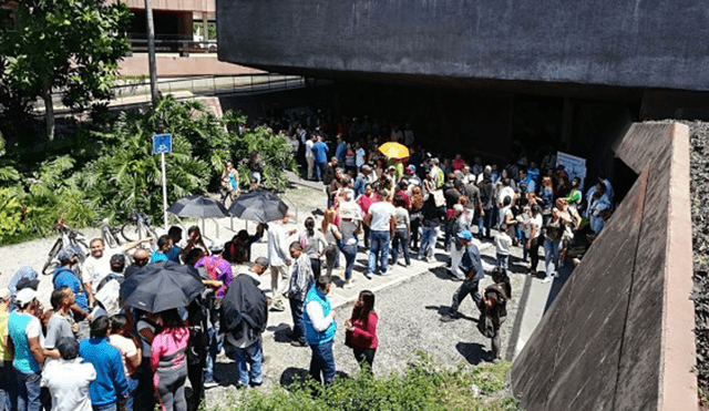 "Avalancha" de venezolanos en el primer día de censo en Colombia [FOTOS]