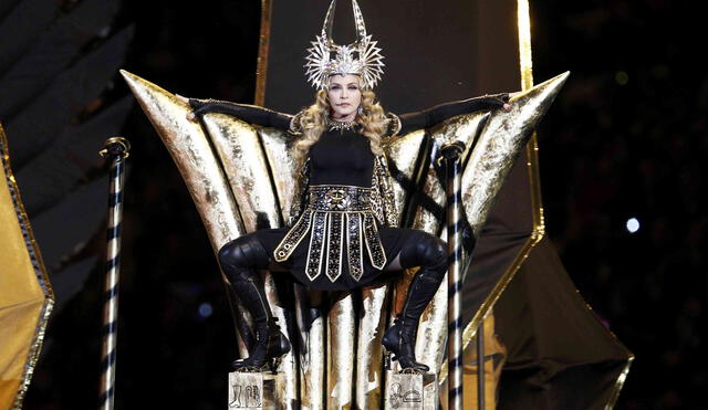 Madonna en el Super Bowl. REUTERS/Jim Young