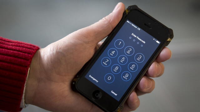 iPhone: Su hijo bloquea su celular por 47 años