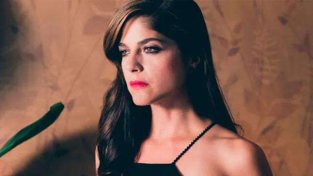 Selma Blair se compara con cantante de reggaetón, Pitbull [FOTOS]