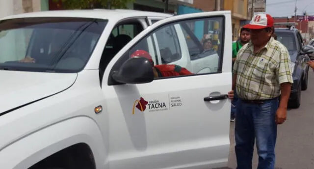 Usan camioneta de la Dirección de Salud de Tacna para comprar sándwich [VIDEO]
