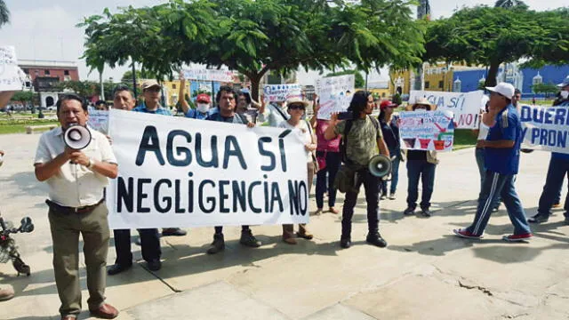 Colectivo hace plantón y exige pronta solución a la escasez de agua en Trujillo 