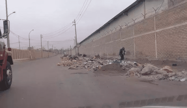 Colinas de basura detrás del Gobierno Regional del Callao [VIDEO]