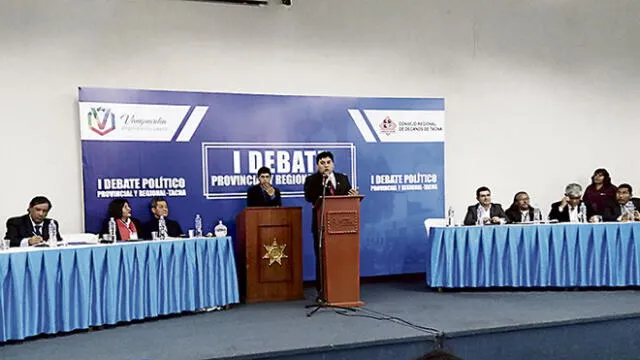 Candidatos a la alcaldía de Tacna exponen propuestas y se atacan