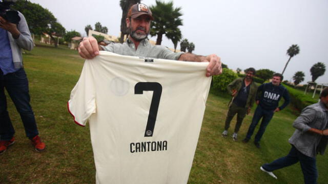 Universitario: Éric Cantona visitó a los jugadores en Campo Mar [FOTOS]