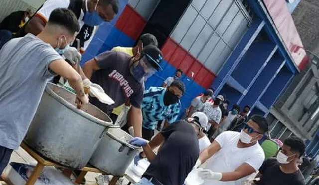Hinchas de Alianza Lima prepararon olla común para pucallpinos. Foto: Twitter