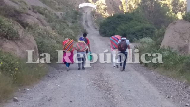 Ellos caminarán a pie por varios días para llegar hasta la provincia de Espinar desde la ciudad de Arequipa.