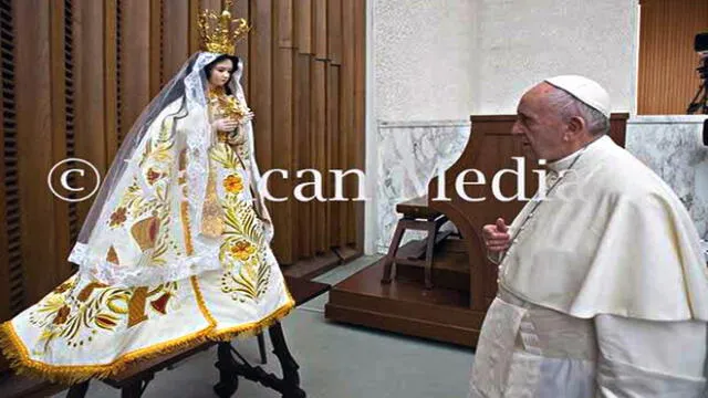 Papa Francisco: peruanos obsequiaron imagen de la Virgen de la Puerta