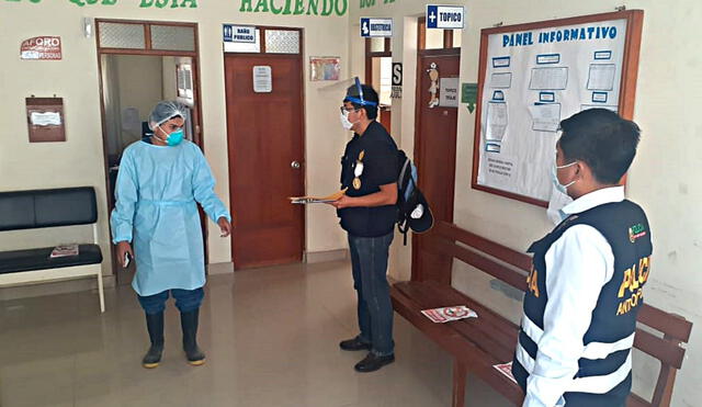 Personal del Ministerio Público y Policía también acudieron a centro de salud de Calana. Foto: Fiscalía.