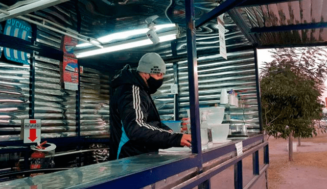 Los delincuentes destrozaron su carrito, huyeron con la mercadería y la máquina de café.