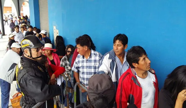 Arequipa: Entregan formularios para Programa Municipal de Vivienda | VIDEO 