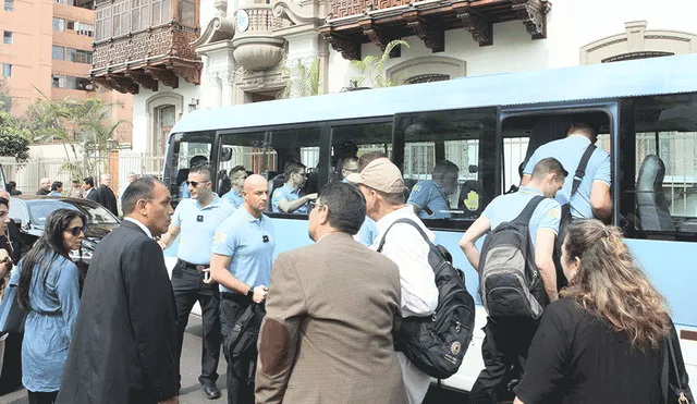 Llegan a Lima integrantes de la Guardia Suiza y Gendarmería Vaticana [VIDEO]