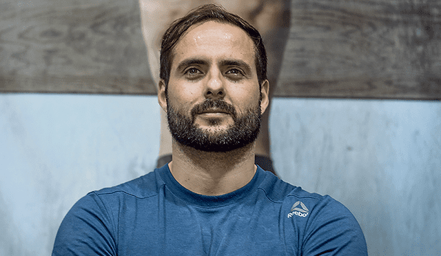 Carlos Zúñiga, atleta de CrossFit, ginecólogo experto en fertilidad asistida y  padre de familia.