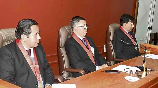Decisión. Jueces Oscar Ayestes, Iván Arias y Roger Díaz descartaron pedido de defensa de Aduviri de ser juzgado como comunero.