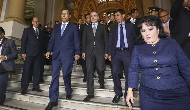 Martín Vizcarra llega al Congreso para anunciar la inasistencia del Ejecutivo a la Comisión de Constitución [FOTOS]