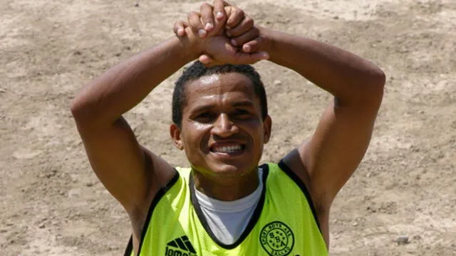 Figuras del fútbol peruano se despiden de Carlos 'Kukín' Flores [FOTOS] 