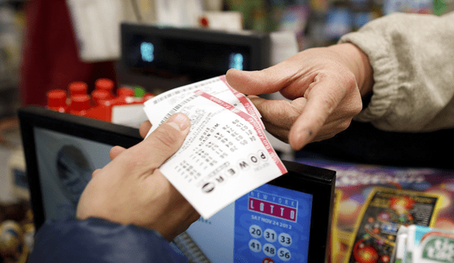La mujer contó que a pasar haber ganado la lotería, continuará trabajando. Foto: Reuters.
