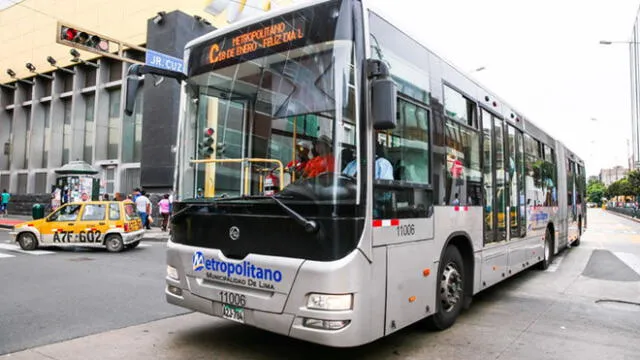 Pasajeros se quedaron varados en bus del Metropolitano [VIDEO]