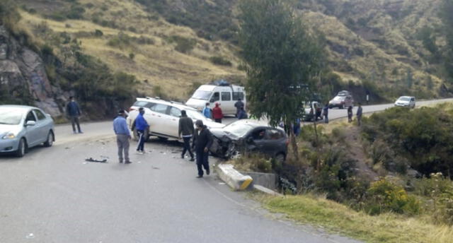 Violento accidente de tránsito ocurrió en la carretera Cusco - Paruro. Hubo cinco heridos.
