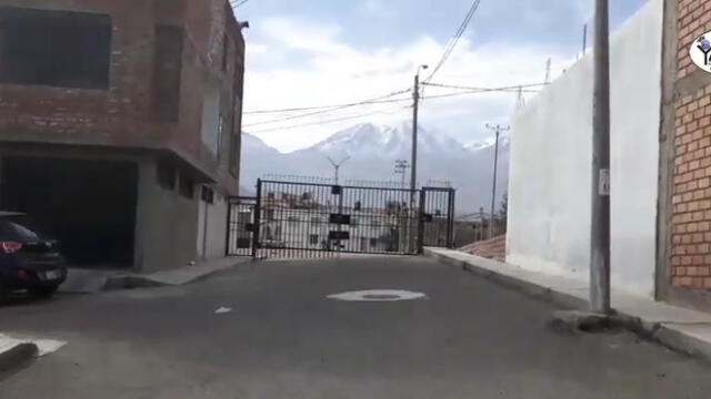 Arequipa: quejas por reja que impide libre tránsito a petones 