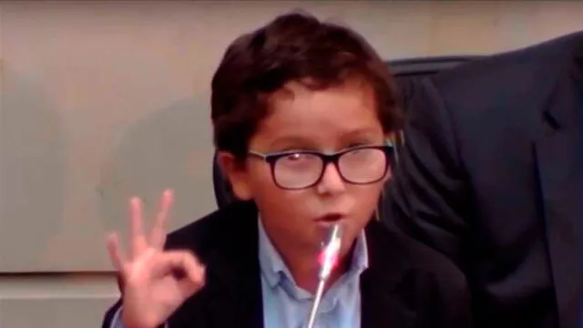 Francisco Javier Vera, el niño de 10 años que se plantó contra los congresistas de Colombia. Foto: Captura
