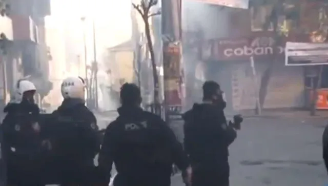 Policía turca dispersa con gas y pelotas de goma la Marcha por el Día de la Mujer [VIDEO]
