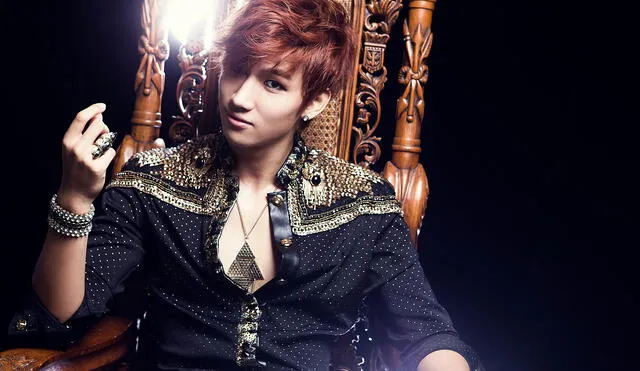 Bajo la Cube, Roh Ji Hoon debutó en 2012 como solista K-pop.