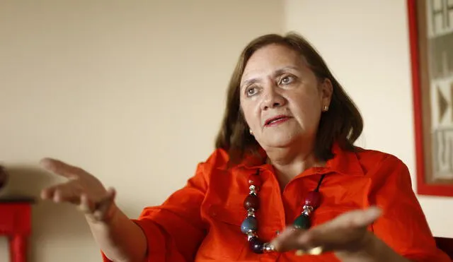 Celebración. Carmen Mc Evoy llama a recibir el bicentenario preguntándose: ¿qué puedo hacer por el Perú. Foto: La República.