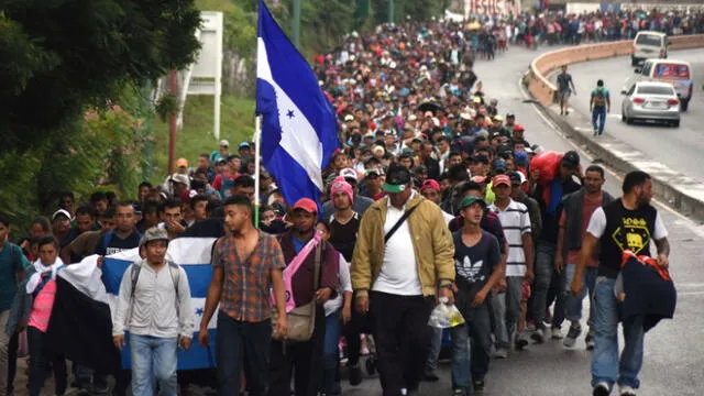 Xenofobia en México: trailero insulta y amenaza con disparar a migrantes hondureños [VIDEO]