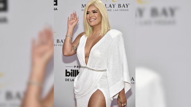 Karol G muestra de más con sensual vestido en el Latin Billboard 2019
