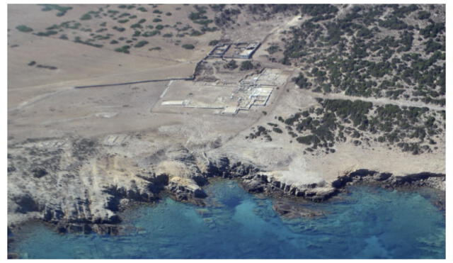 En Grecia arqueólogos están restaurando el comedor ritual más grande del Egeo