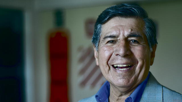 Edgar Aranzaens: "Alfredo Zegarra tiene la costumbre de hacer obras como le salgan"