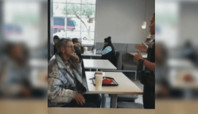 En Estados Unidos invitó a indigente a comer en restaurante y la policía los echó [VIDEO]