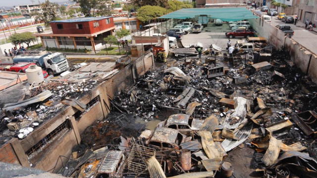 Daños e irregularidades tras voraz incendio en el Gobierno Regional de Arequipa [FOTOGALERÍA]
