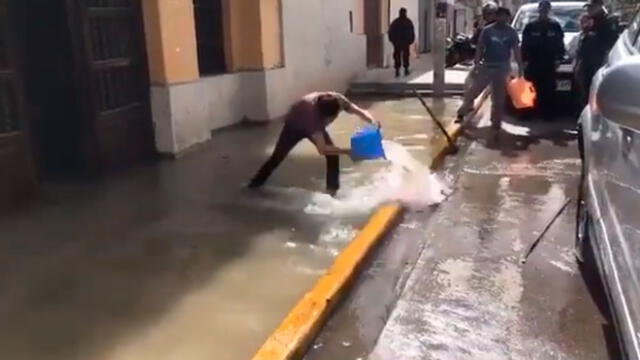 Canal de regadío se obstruye e inunda iglesia en Cajamarca [VIDEO]