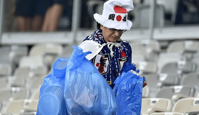 Los hinchas de la selección de Japón dieron un gran ejemplo al mundo pese a quedar eliminados de la Copa América 2019. (Foto: AFP)