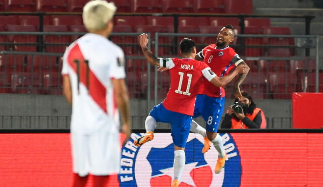 Arturo Vidal anotó su doblete en menos de media hora en el Chile vs. Perú. Foto: EFE