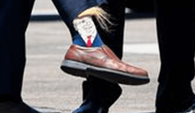 Donald Trump fue sorprendido con calcetines inspirados en su peinado en Louisiana [FOTOS]