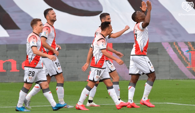 Selección peruana: integrantes de la 'bicolor' felicitaron a Luis Advíncula por su golazo en España.
