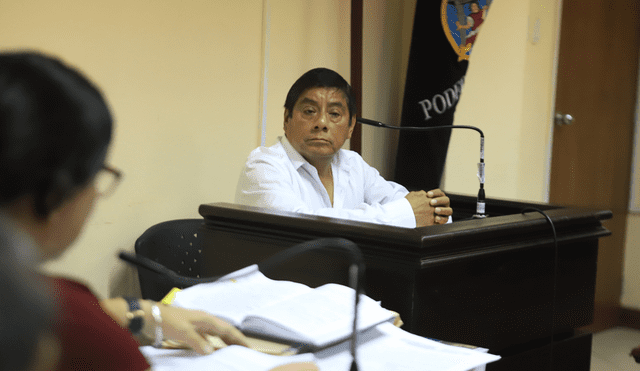 Walter Yaipén se presentó a la audiencia en el Poder Judicial.