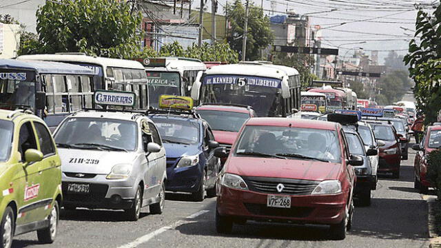Arequipa: el martirio del tráfico por época escolar