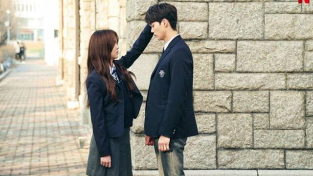 Desliza para ver más fotos de Love alarm, dorama de Kim So Hyun y Song Kang. Créditos: Netflix