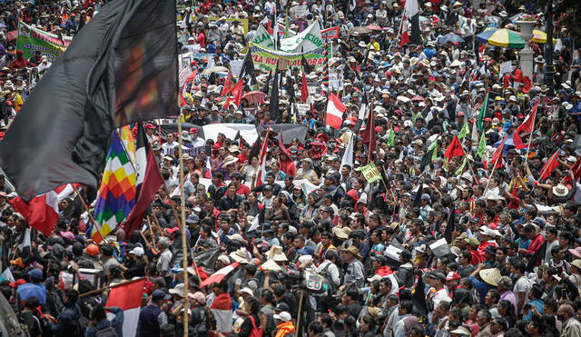 multitudinario. Miles de manifestantes llegaron hasta la Plaza de Armas de Arequipa para exigir la renuncia de Dina Boluarte.